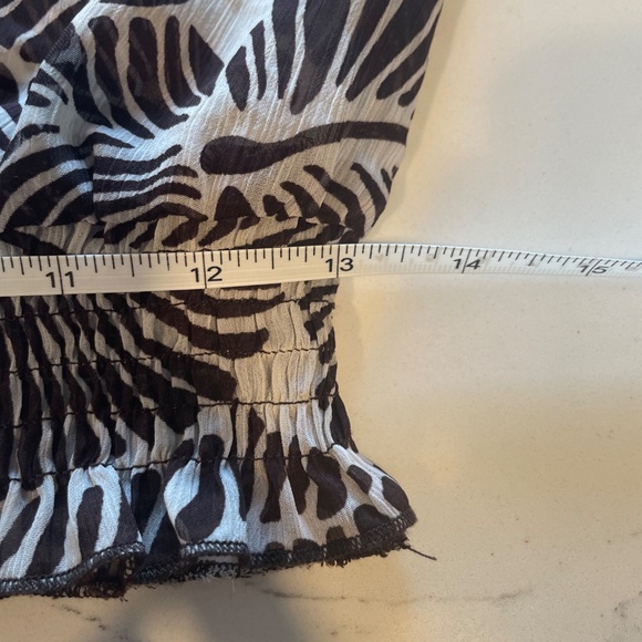 Charlotte Russe Black & White Leaf Print Ruffle Blouse with Tie Neck, Size XS - Picture 15 of 16